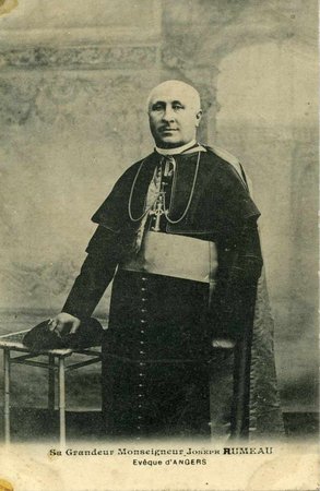 Portrait de Joseph Rumeau, évêque d'Angers, vers 1905