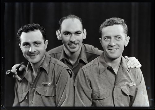 Militaires américains à Angers. Photographie du studio Alzieu, août-septembre 1944