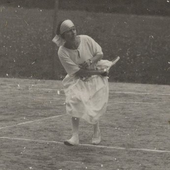 Partie de tennis au château de Launay à Sceaux-d’Anjou, 1922.
