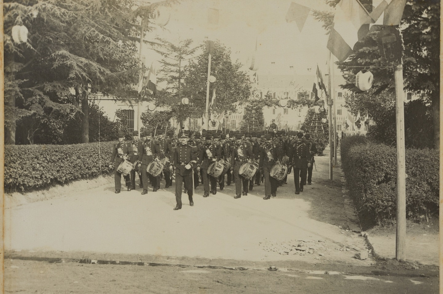 Défilé de la compagnie 9/2 du 6e régiment du génie pour la revue des troupes lors de la fête nationale à Angers, 14 juillet 1910