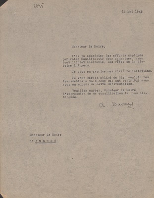 Remerciements d’Alain Savary, commissaire de la République pour la région d’Angers, adressés au maire d’Angers pour l’appui à l’organisation des Fêtes de la Victoire, 12 mai 1945