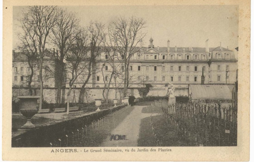Carte postale du grand séminaire de Saint-Serge à Angers, vu du jardin des Plantes, sans nom d’éditeur, début XXe siècle