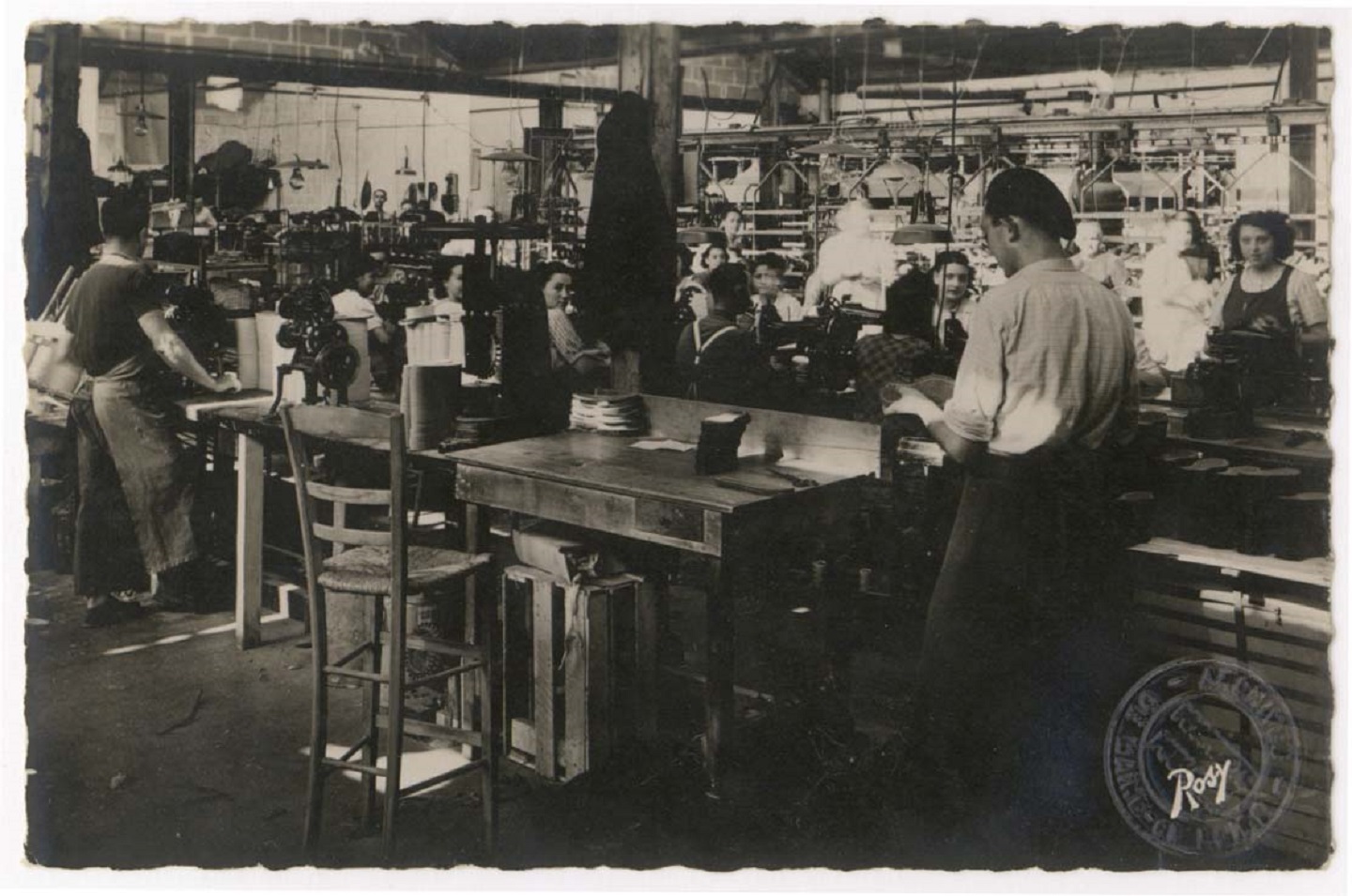 Intérieur d’une fabrique de chaussures, Le Fuilet.